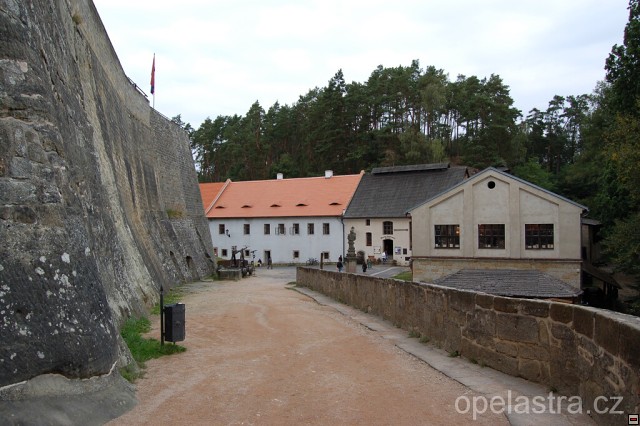 img00018.jpg